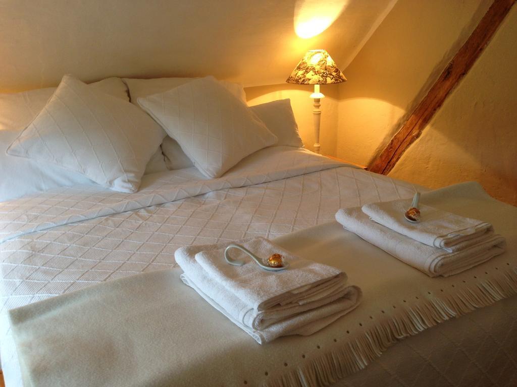 All Seasons Bed & Breakfast Kerpen  Oda fotoğraf