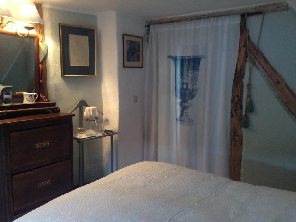 All Seasons Bed & Breakfast Kerpen  Oda fotoğraf